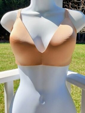 NWT Skims Wireless T-shirt Bra, Size 36DD